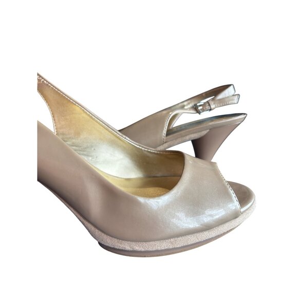 Nine West Sharina Nude Slingback Heels 9M 3" Heel Faux Patent Leather & Suede - Picture 11 of 11